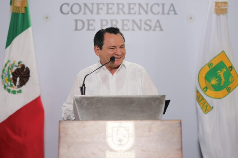 Huacho urge a alcaldes a donar terrenos para alcanzar meta histórica de 70 mil viviendas en Yucatán