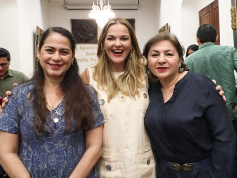 Mujeres meridanas pasan a ser espectadoras a cronistas de su ciudad