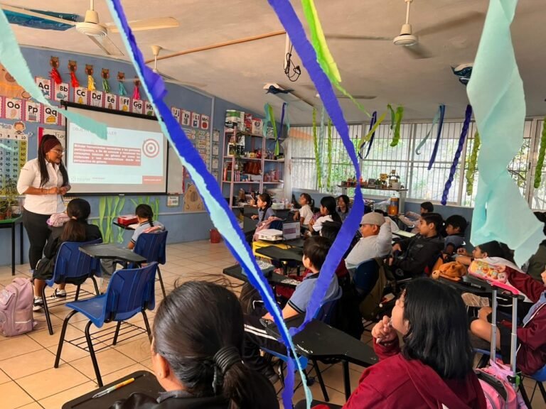 Intensifican prevención de violencia de género en escuelas y centros laborales de Yucatán