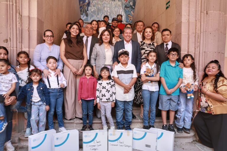 Cuando se suman voluntades se cambian destinos: niñas y niños escuchan por primera vez gracias a implantes cocleares en Zacatecas