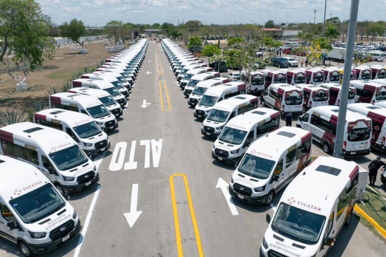 Municipios de Yucatán reciben ambulancias de traslado