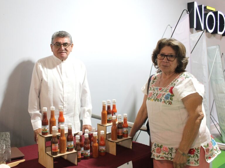 Se graduan decenas de emprendedores