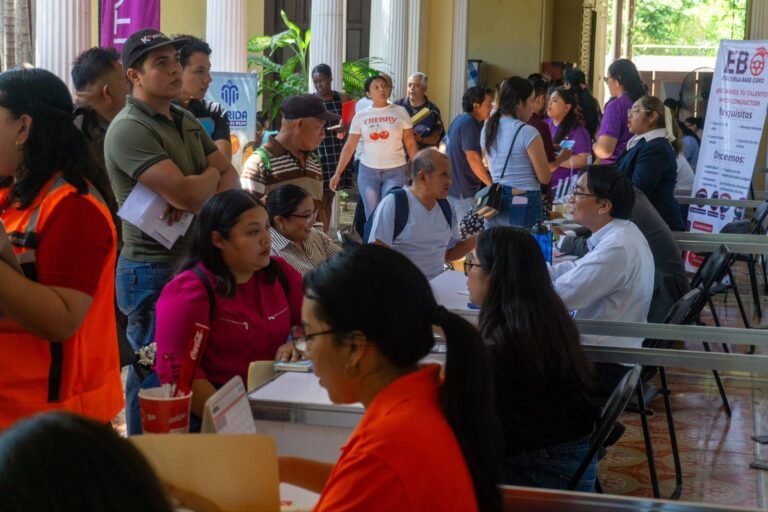 Mérida tiene Feria del Empleo exitosa