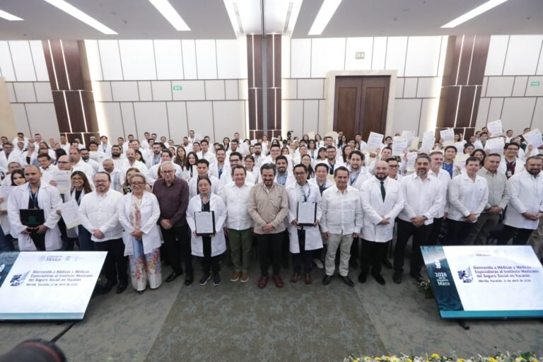 Llega ejército de batas blancas a IMSS Yucatán