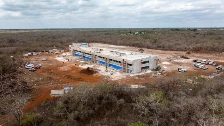 Universidad Rosario Castellanos cubrirá demanda laboral de obras de gran calado