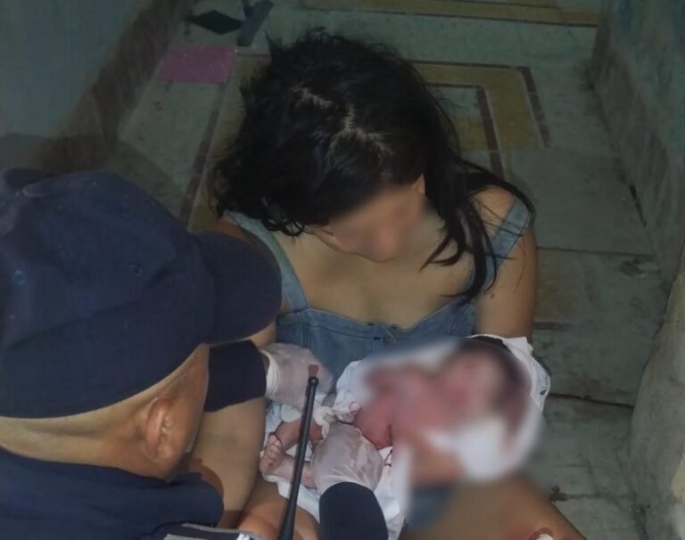 Policía de Mérida colabora en el nacimiento de una niña