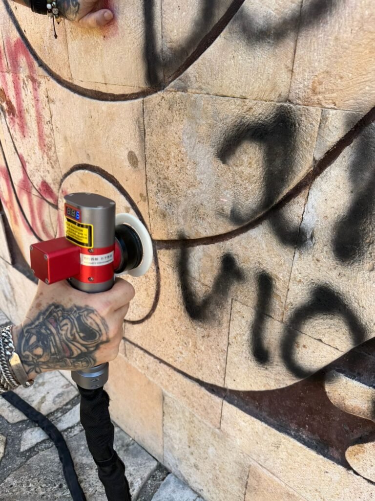 Aplicación de máquina láser en Altar a la Patria fue positivo: Ayuntamiento de Mérida