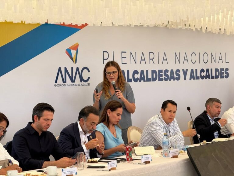 Ante alcaldes de México, Cecilia Patrón expone éxito de seguridad en Mérida