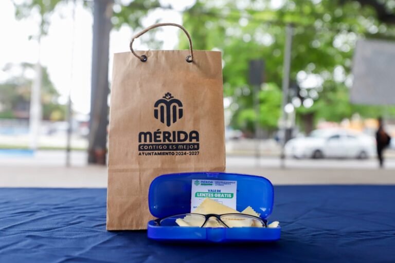 Ya van más de 10 mil lentes gratuitos entregados en Mérida