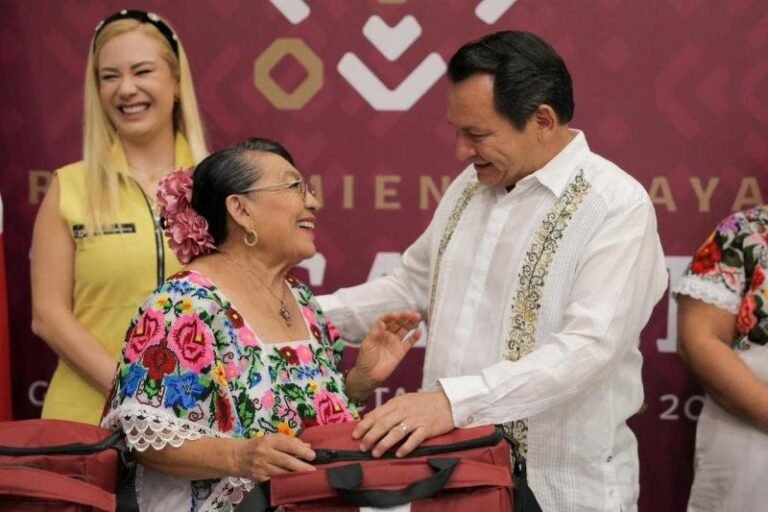 Parteras mayas de Yucatán recibirán tres mil pesos bimestrales