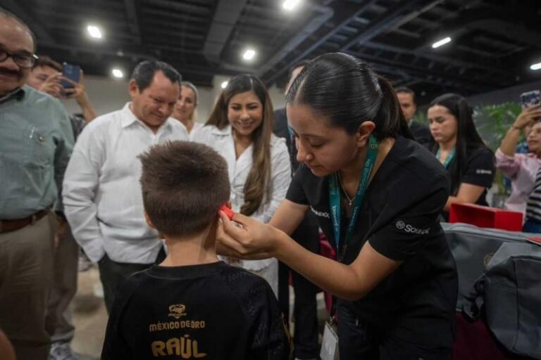 Recuperan la escucha mil 600 yucatecos