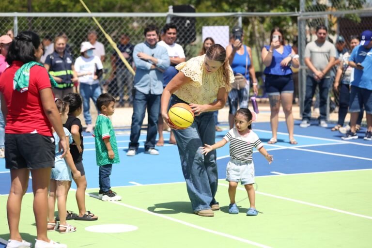 Cecilia Patrón sigue entregando parques rehabilitados