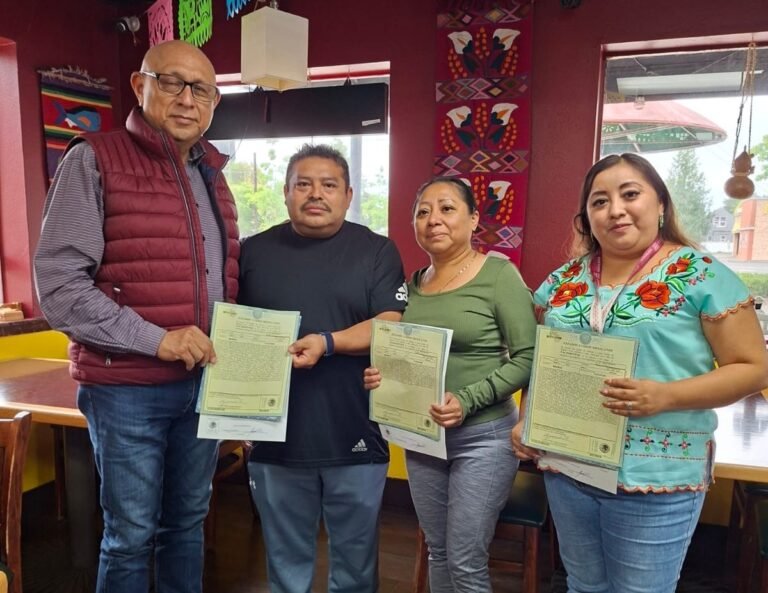 Yucatecos radicados en EU, reciben acta de doble nacionalidad
