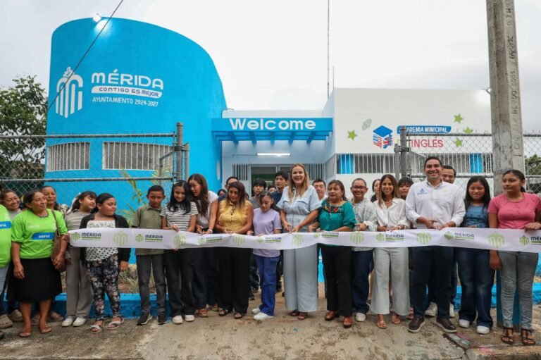 Inaugura Cecilia Patrón primera Academia Municipal de Inglés en una comisaría