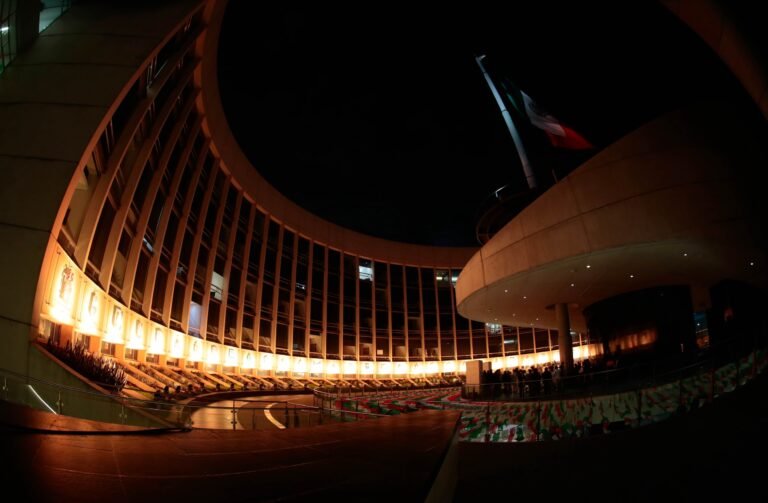 Senado se ilumina en el Día Mundial para Prevenir el Suicidio