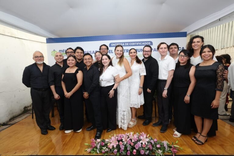 Cecilia Patrón, Madrina de la Primera Generación de estudiantes del Centro Municipal de Música