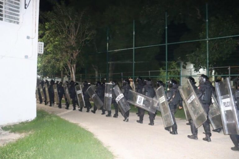 Fuerzas Federales y Policía de Yucatán ejecutan operativo en cárcel de Mérida