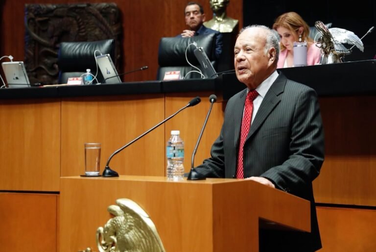 Proponen en el Senado que menores de 13 años no usen redes sociales